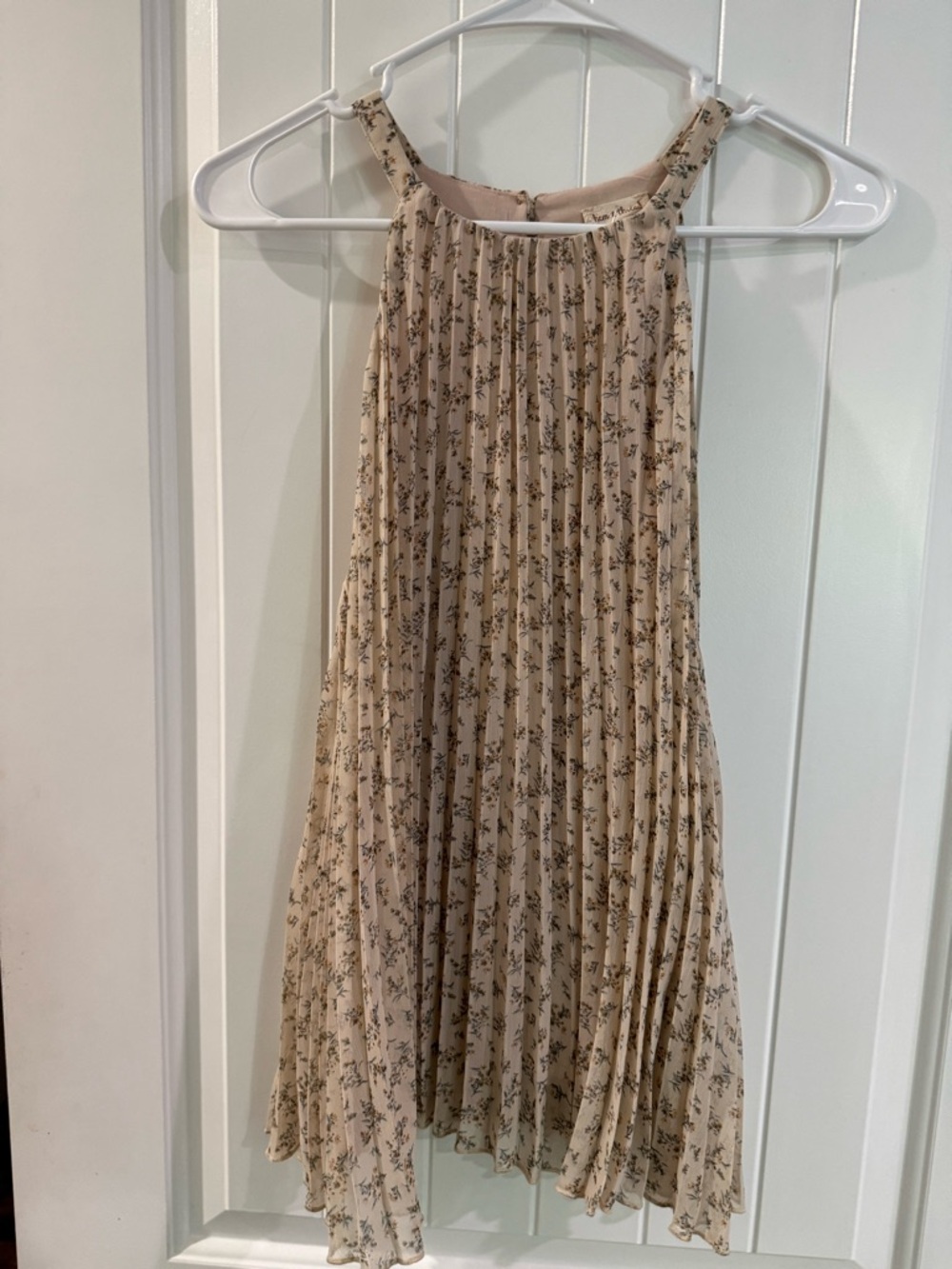 Hem & Thread Beige Floral Pleated Halter Tank